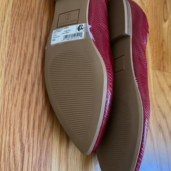 Crown & Ivy Jessica Red Flats- 6 - Picture 5 of 7